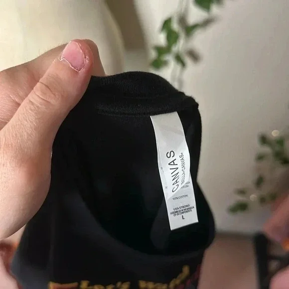 Ghostface SCREAM “Let’s Watch Scary Movies” Graphic Tee - Picture 5 of 5